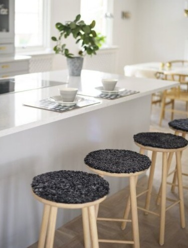 Kožešina na židli Curly Dark Grey, antracitová, Ø34 cm