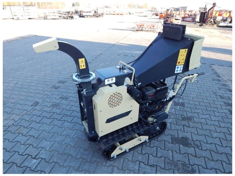 Motorový štěpkovač s benzínovým motorem Briggs & Stratton