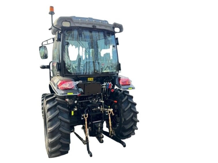 Malotraktor LX504 s kabinou a čelním nakladačem 4 v 1