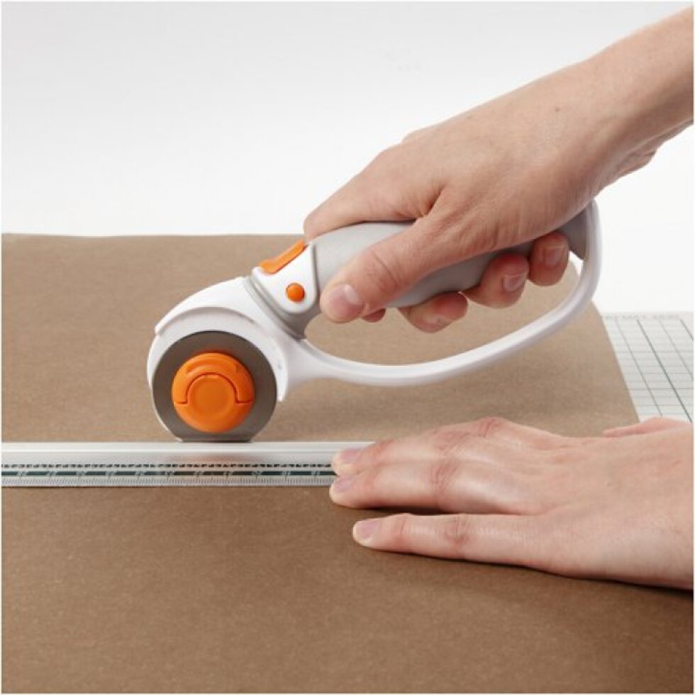 Rotační řezačka s ergonomickou rukojetí