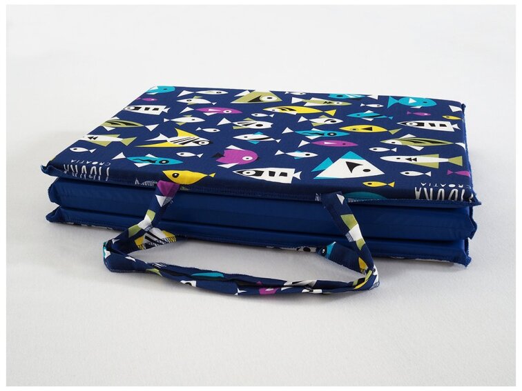 Plážové lehátko - Modrý s černobílými rybkami