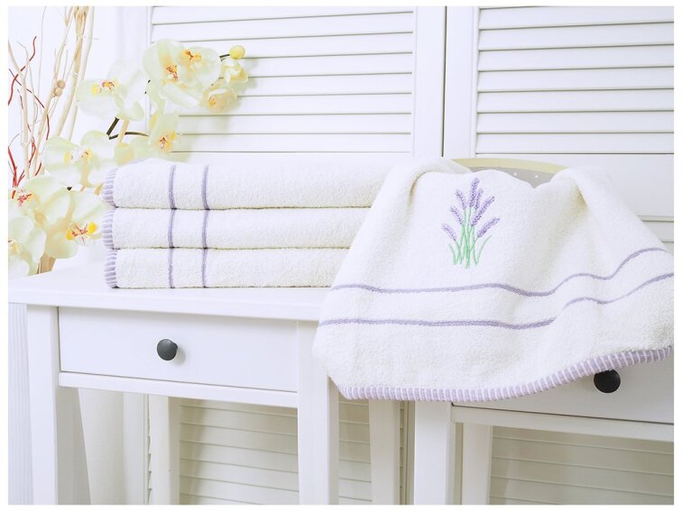 Osuška s výšivkou 65x130 Levandule - Vanilková