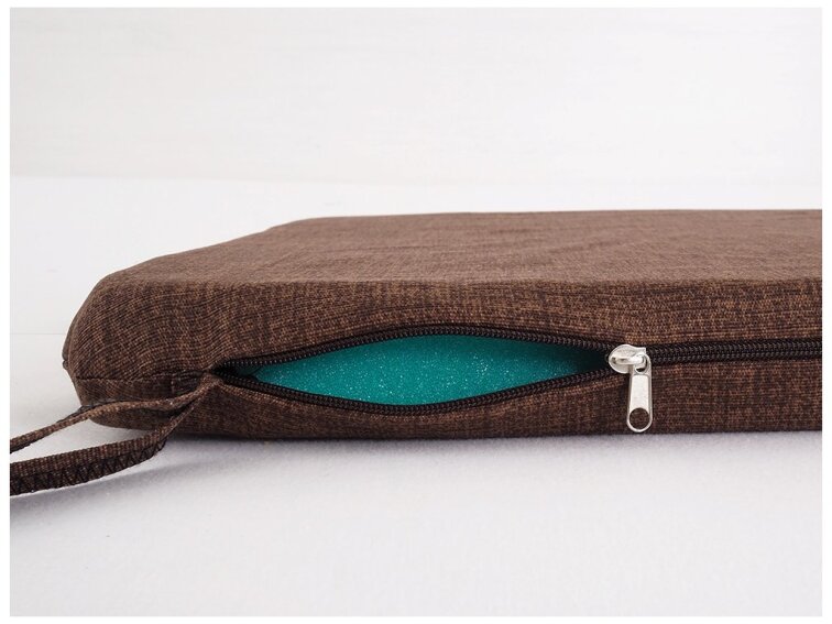 Sedák 40 x 40 cm se šňůrkami - Hnědý