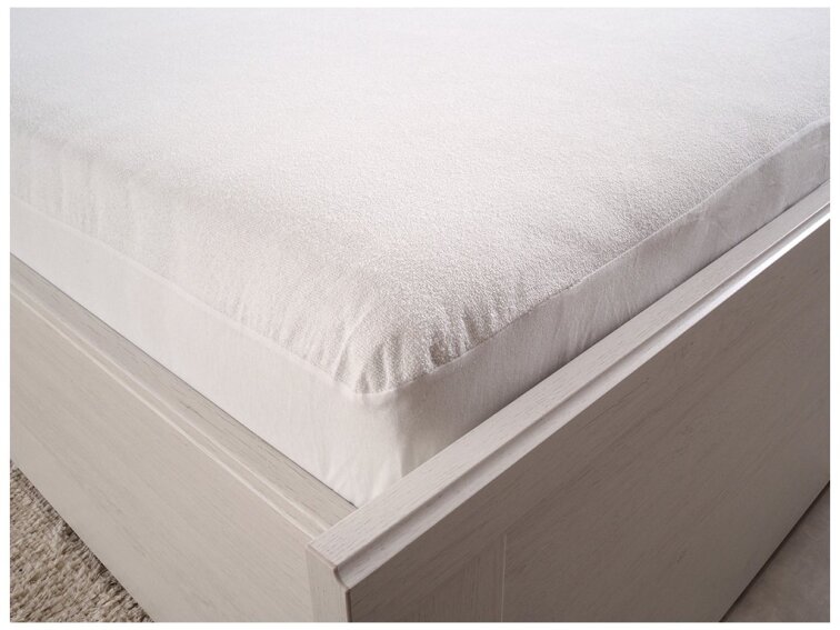 Nepropustný hygienický chránič matrace do postýlky