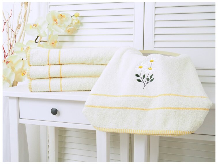 Ručník s výšivkou 50x90 Heřmánek - Vanilková