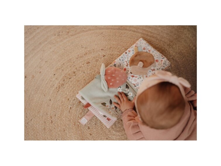 Little Dutch Knižka textilná s aktivitami Fairy Garden