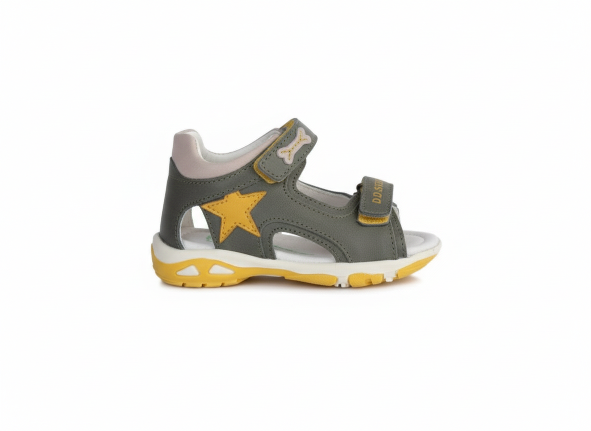 D.D. Step - Detské sandálky Yellow Star - Mocha