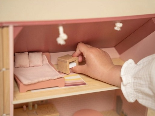 Little Dutch Domček pre bábiky drevený prenosný