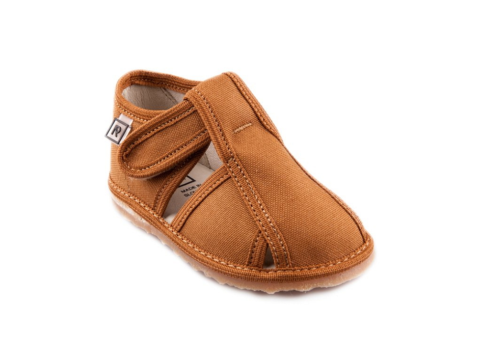 RAK - Inovatívne papučky s uzavretou špicou Ťavie