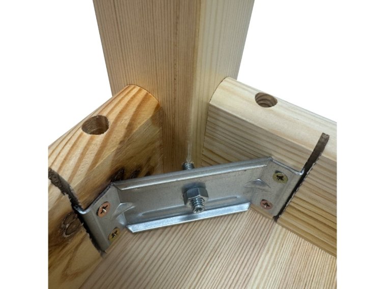 Borovicový dřevěný stůl 70x70 z masivu