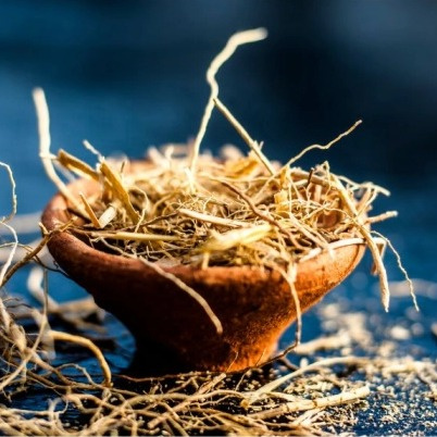 SO EARTHY - přírodní parfém