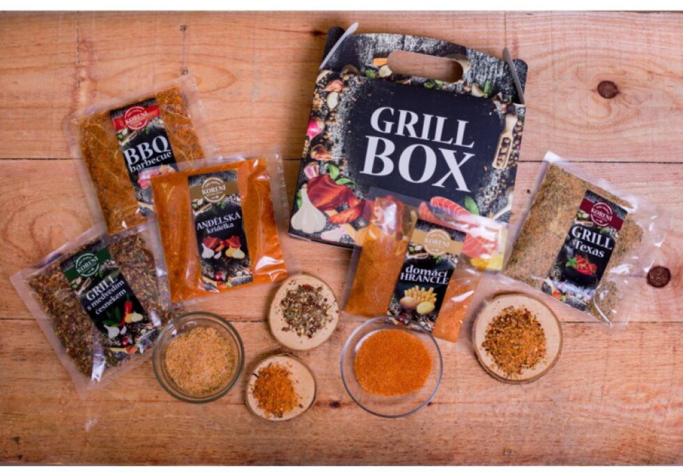 GRILL BOX PLNÝ KOŘENÍ