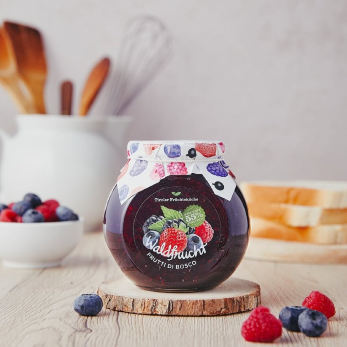 Džem z lesných plodov v retro balení 55 % UWE 460 g