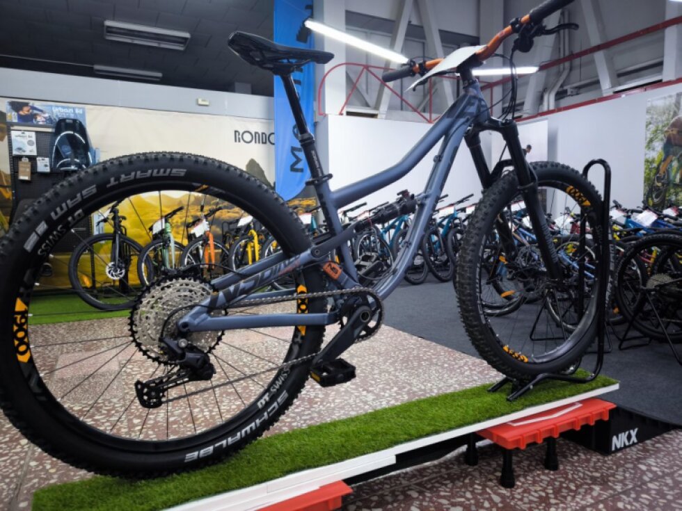 NS Bikes Nerd Mini 27,5" - custom stavba, juniorské celoodpružené kolo