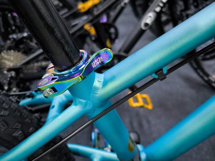 KUbikes 20S MTB Disc Tyrkys - laser Rainbow, 8,8kg, lehké dětské kolo