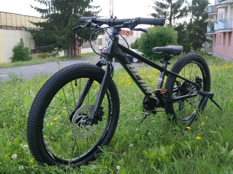 Lehké dětské kolo BEANY BLASTER XC 20 - černá 7,9kg