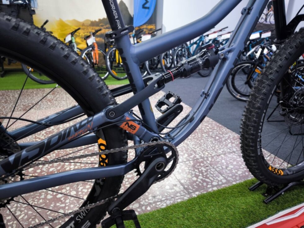 NS Bikes Nerd Mini 27,5" - custom stavba, juniorské celoodpružené kolo