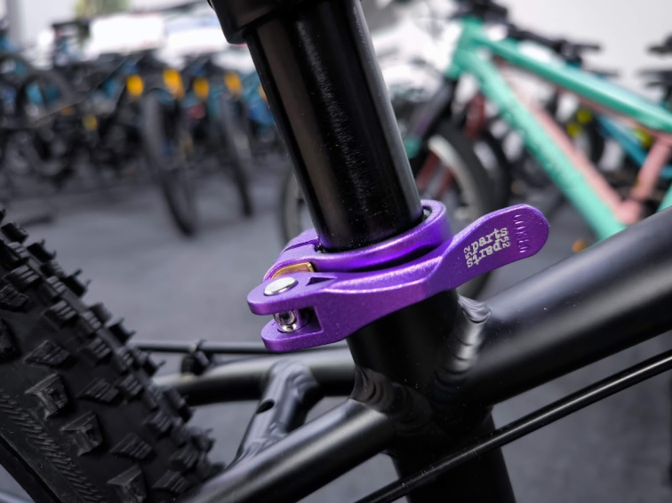 KUbikes 26 Trail AIR - Black - laser Purple, lehké dětské kolo