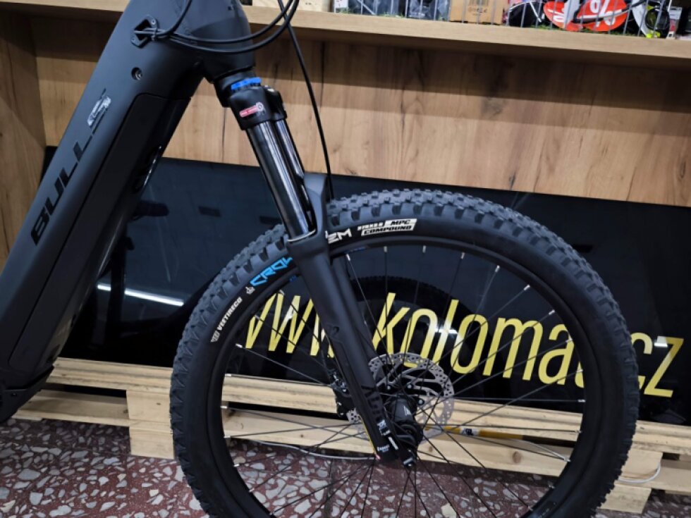 Bulls Copperhead EVO 2 27,5 Bosch CX4, 750Wh - elektrokolo s nízkým nástupem