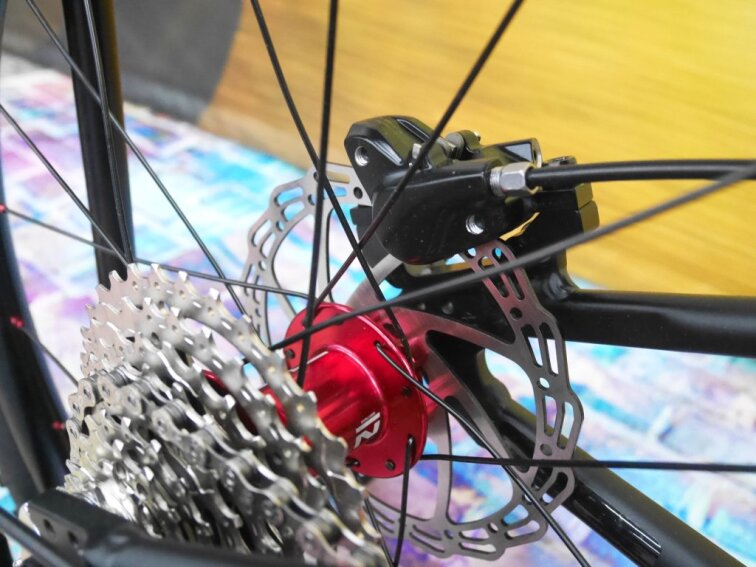 KUbikes 20S MTB Disc Black, 8,8kg, lehké dětské kolo