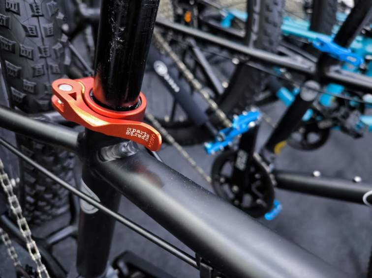 KUbikes 26 Trail AIR - Black - laser Red, lehké dětské kolo