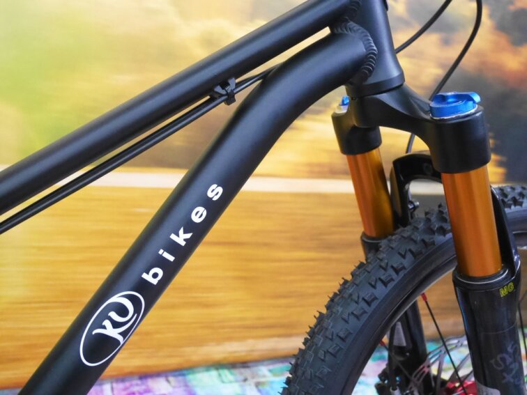 KUbikes 20S MTB Disc Black, 8,8kg, lehké dětské kolo