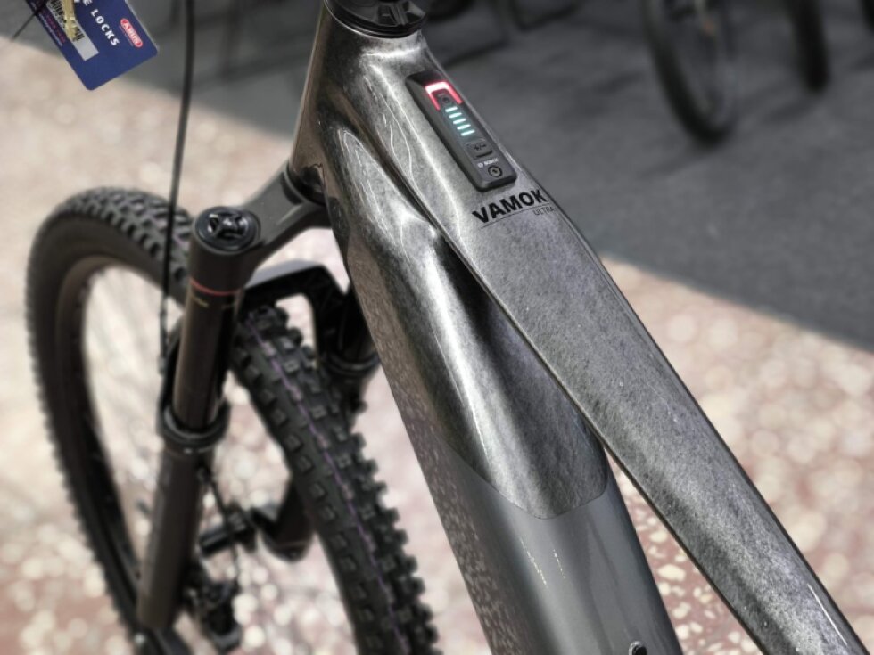 Raymon VAMOK ULTRA 2026, Bosch CX5, 800Wh- Celoodpružené elektrokolo