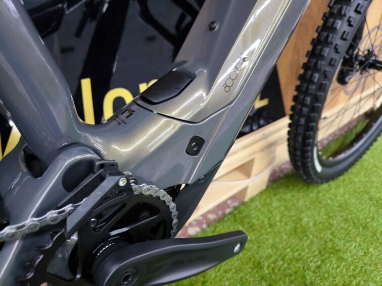 KTM MACINA KAPOHO 8971 Di2 olive pearl, 800Wh, 2026, celoodpružené elektrokolo