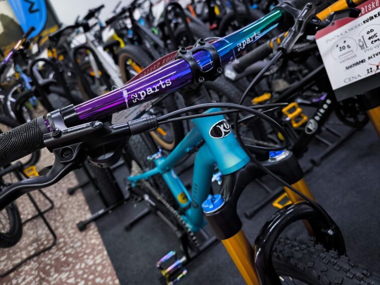 KUbikes 20S MTB Disc Tyrkys - laser Rainbow, 8,8kg, lehké dětské kolo