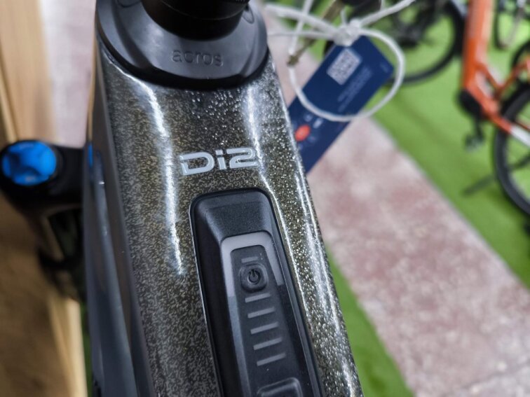 KTM MACINA KAPOHO 8971 Di2 olive pearl, 800Wh, 2026, celoodpružené elektrokolo