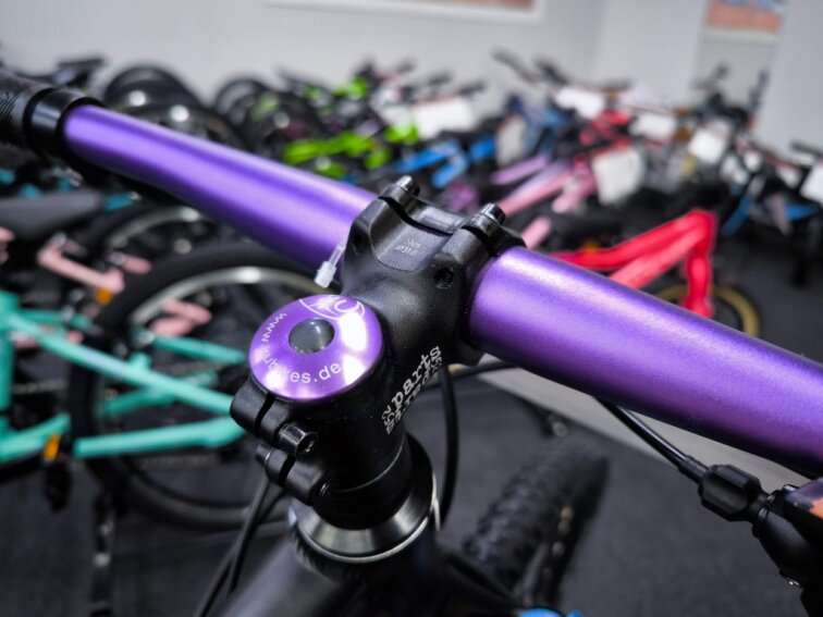 KUbikes 24S Trail AIR - Black - laser Purple, 9,7kg, lehké dětské kolo