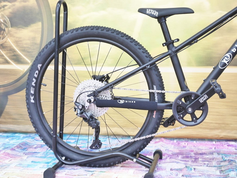 KUbikes 24S Trail Air Black, 9,67kg, lehké dětské kolo