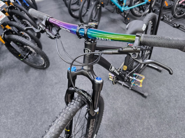 KUbikes 26 Trail AIR - Black - laser Rainbow, lehké dětské kolo