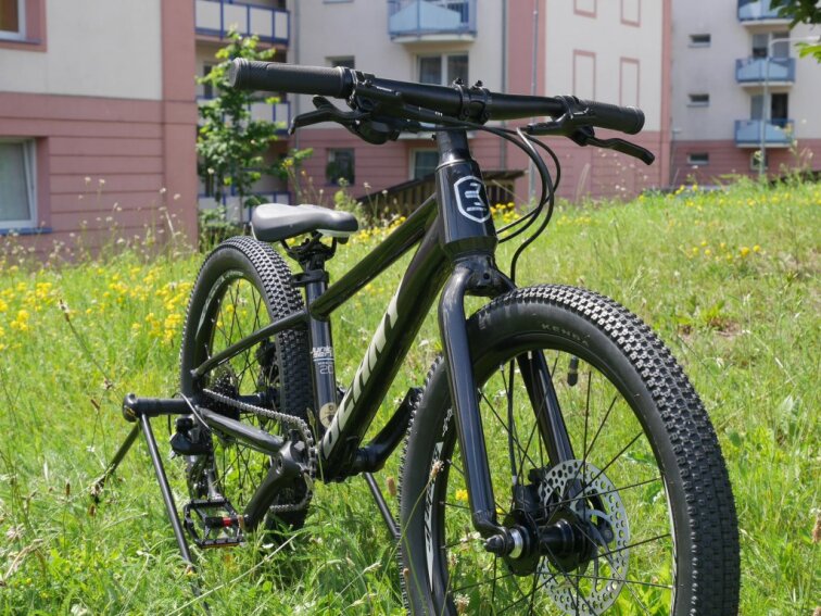 Lehké dětské kolo BEANY BLASTER XC 20 - černá 7,9kg