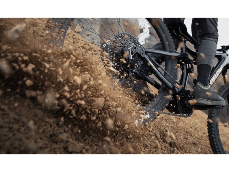 Amflow PL Carbon Pro 800Wh - DJI Avinox, celoodpružené elektrokolo