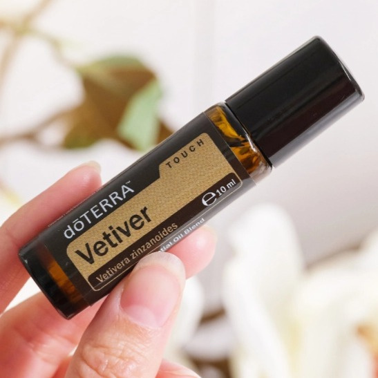 Vetiver Touch 10 ml - olej vnútorného prepojenia a vzostupu