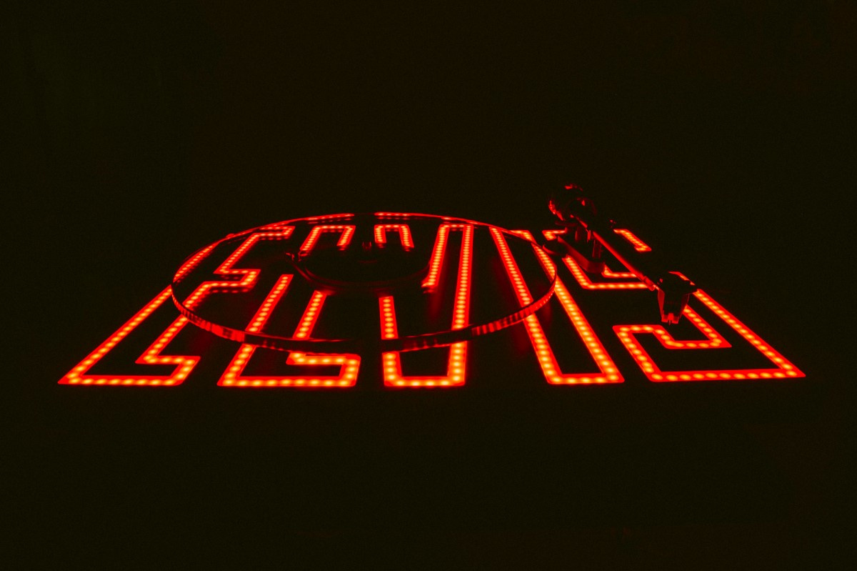 Pro-Ject ELVIS + Sumiko Rainier