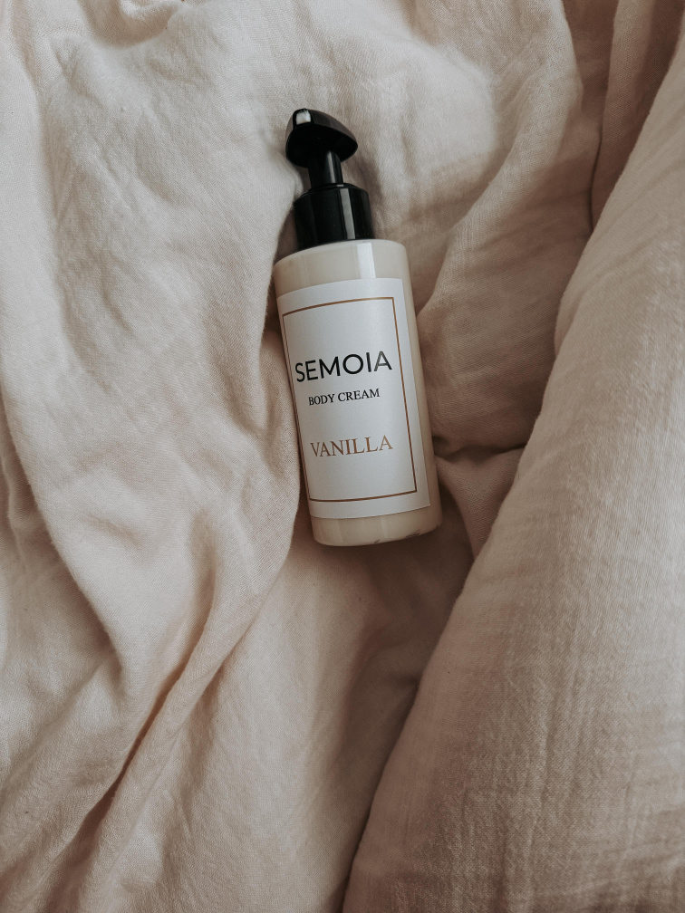 Hydratační a vyživující vanilková sada (krém, pěna a interiérový parfém)