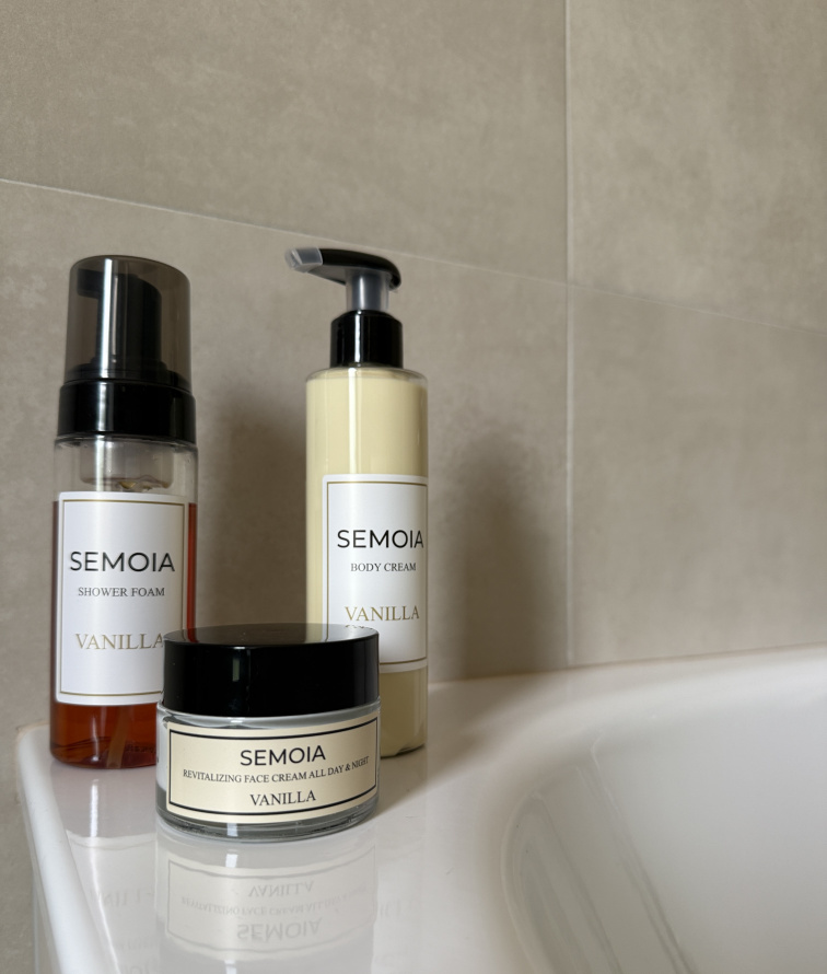 Sada -Revitalizační pleťový krém a hydratační tělový krém Vanilla