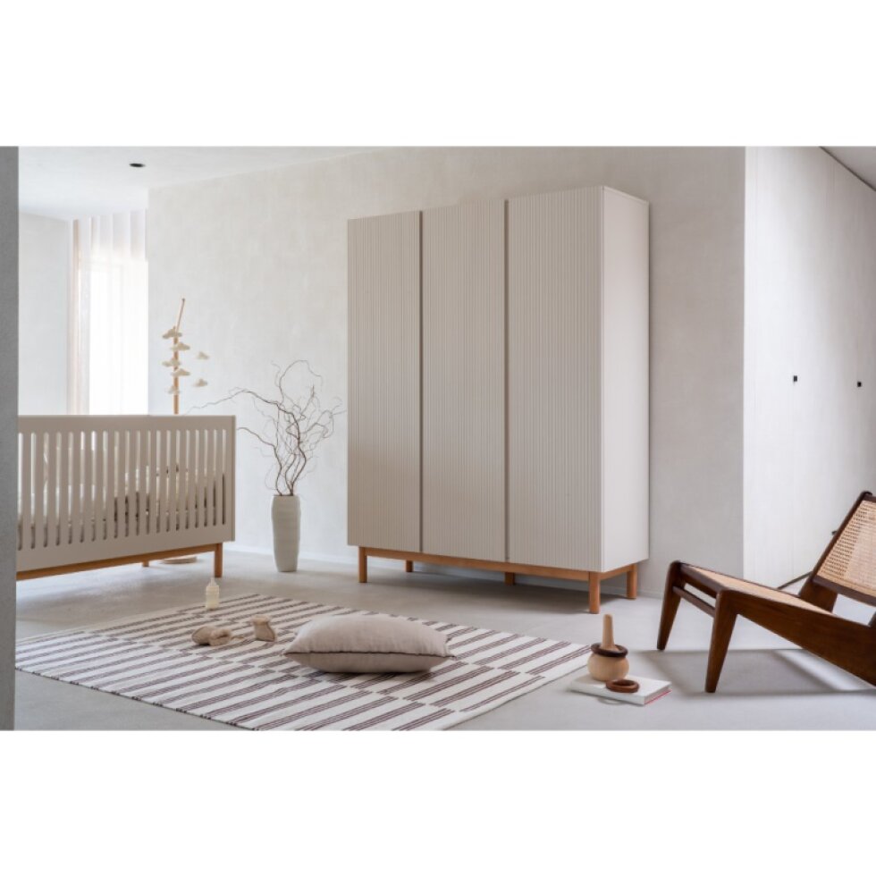 Quax trojdverová skriňa Mood Clay