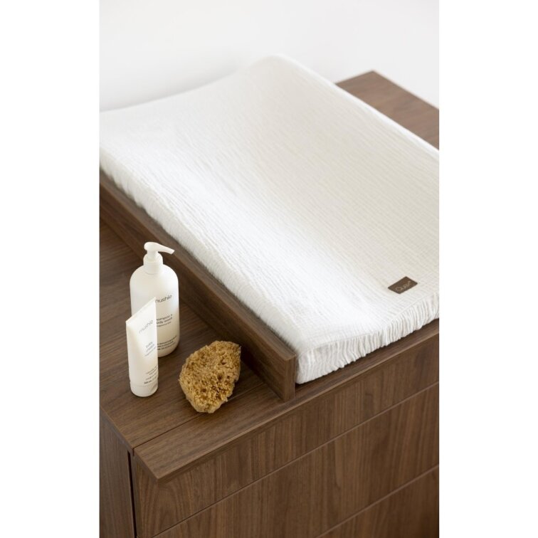 QUAX prebaľovací rám na komodu Ashi - Chestnut