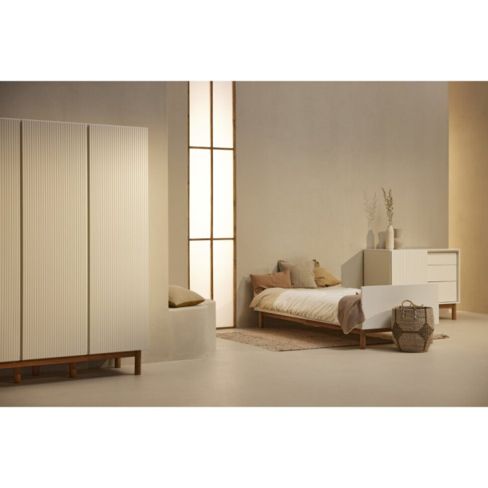 Quax trojdverová skriňa Mood White