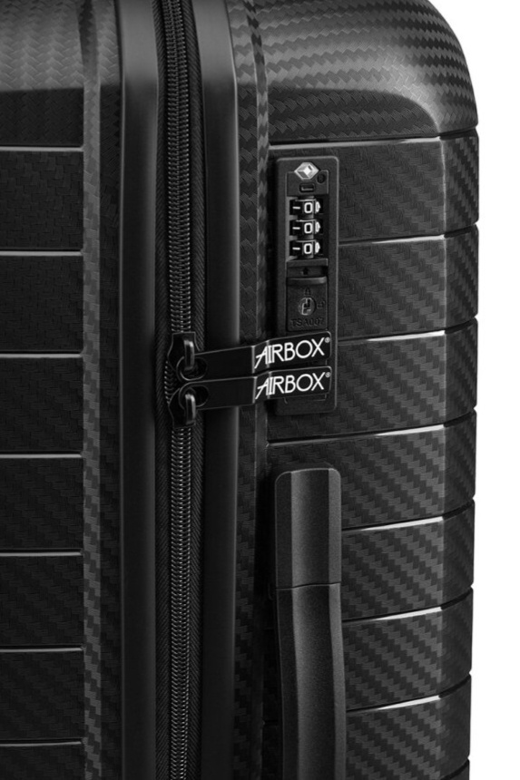 Střední kufr 66cm AZ18 Black