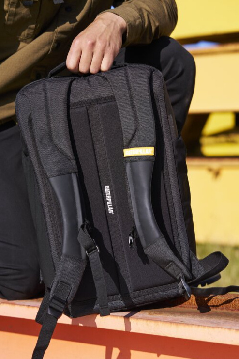 Batoh Medium Tech United Black