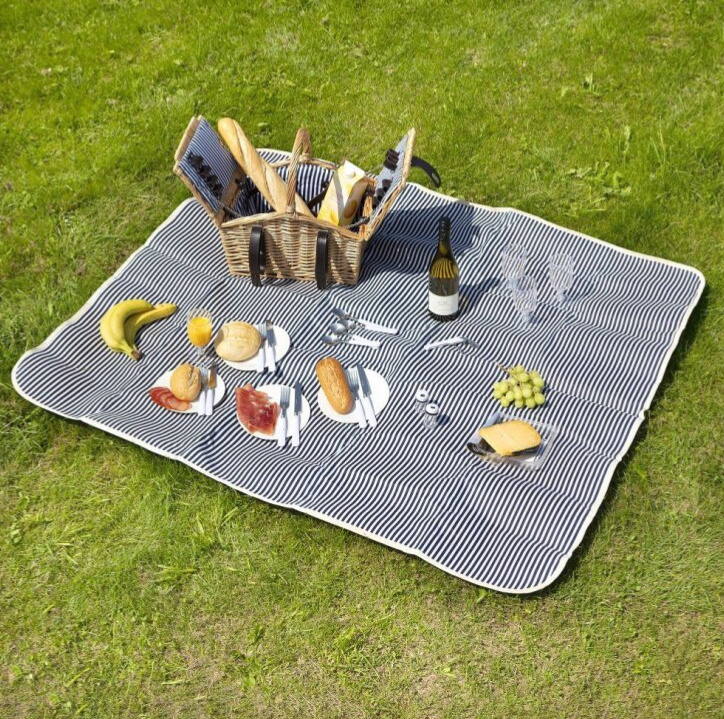 Picnic Basket De Luxe