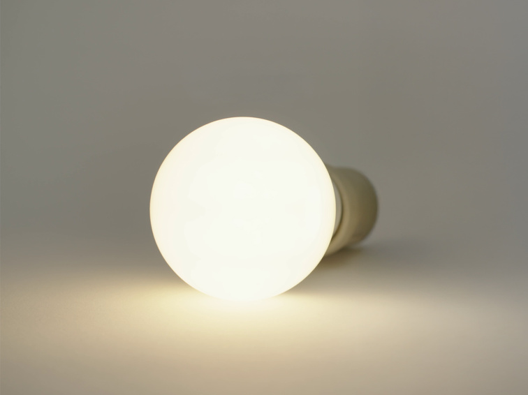 Žárovka E27 24V A70 3000K