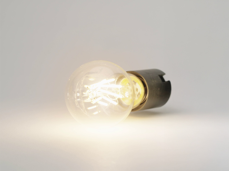 Žárovka E27 24V A60 3000K