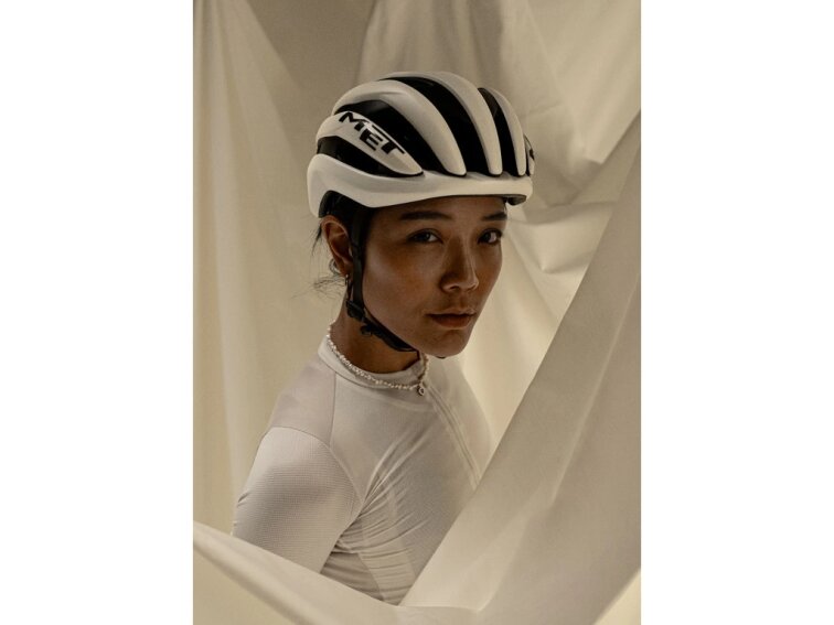 MET helma Trenta Mips (Wax White | Matt)
