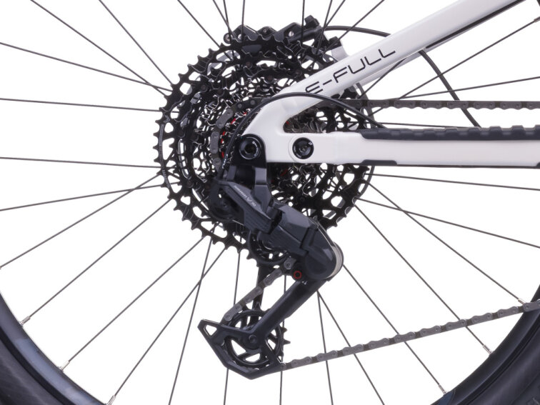 Crussis ONE-Full 10.11 (715 Wh) 2026