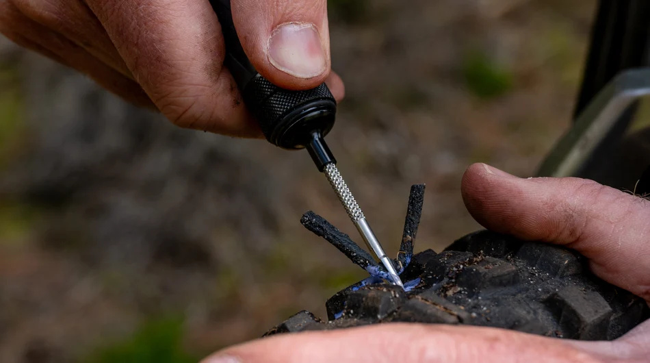 MUC-OFF Puncture Repair Capsule - Kapsle na opravu defektu pláště (Černá)